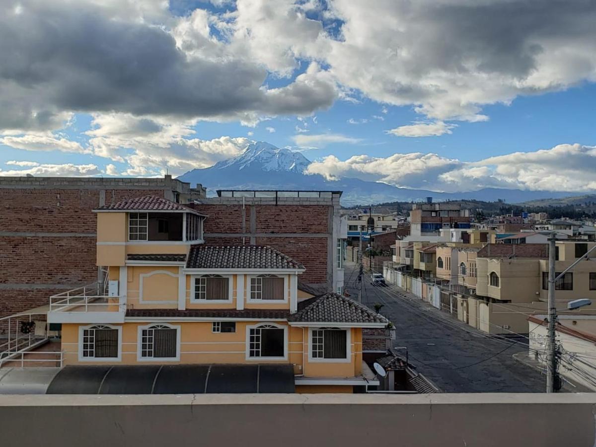 Illari Hotel Riobamba Bagian luar foto