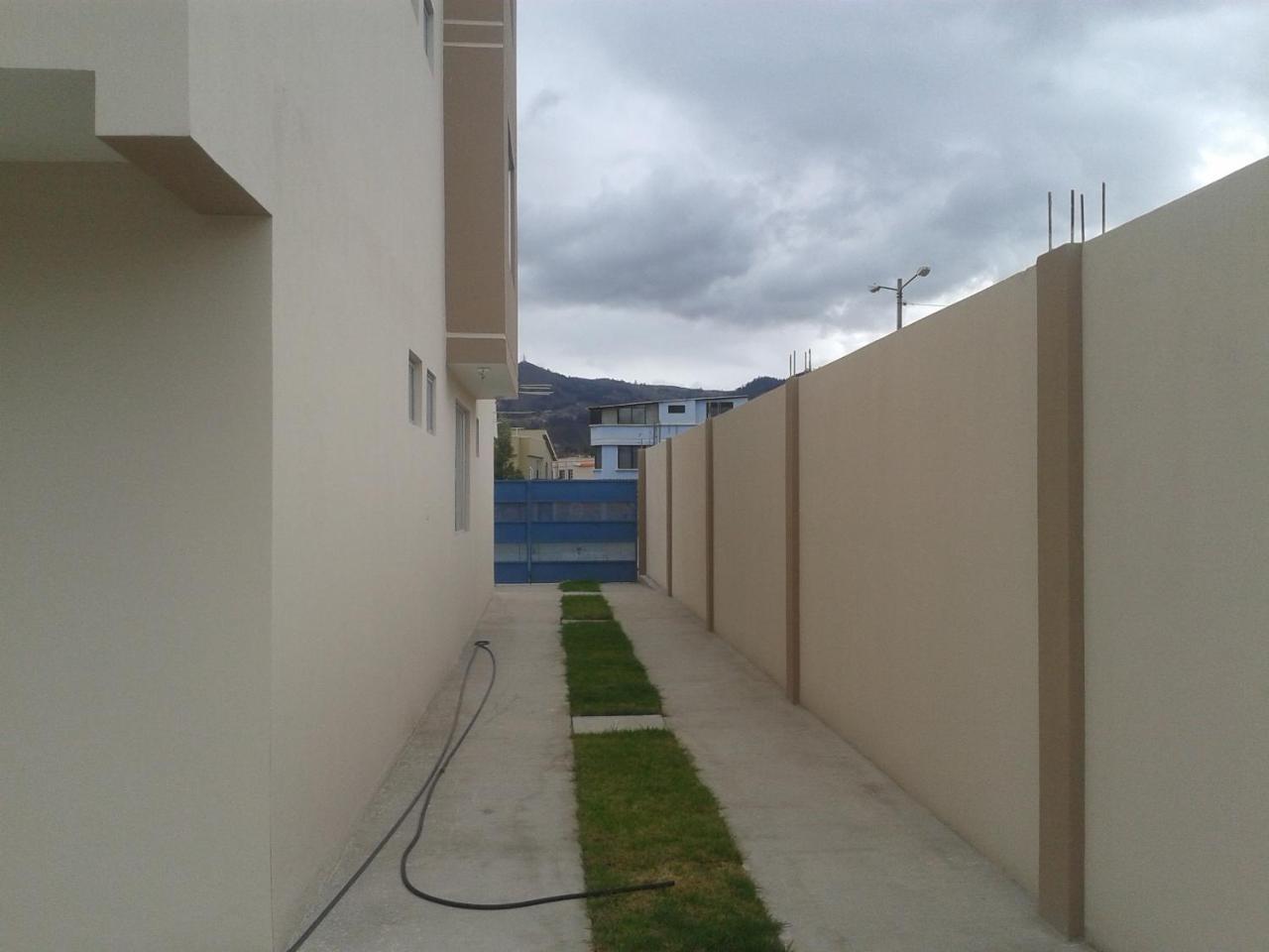 Illari Hotel Riobamba Bagian luar foto